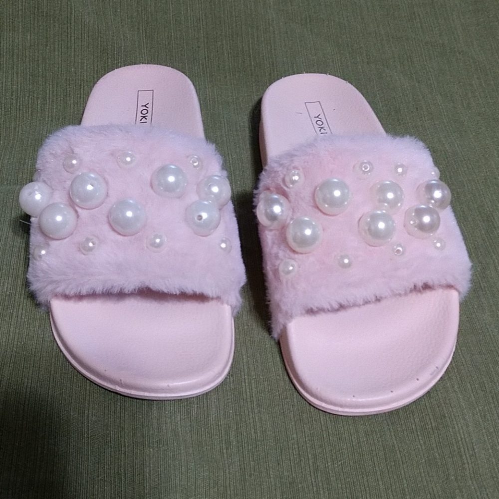 Pink slides with pearls